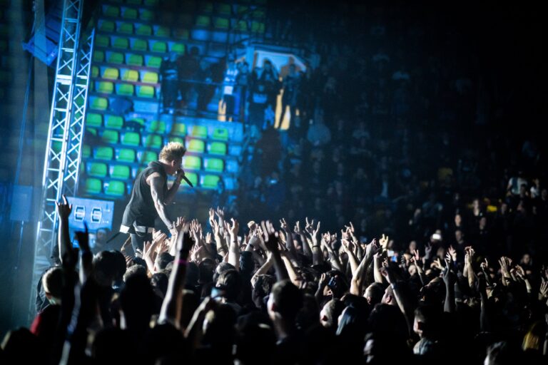 ProBackstage: 8 pikošiek zo zákulisia koncertu Papa Roach a Hollywood Undead